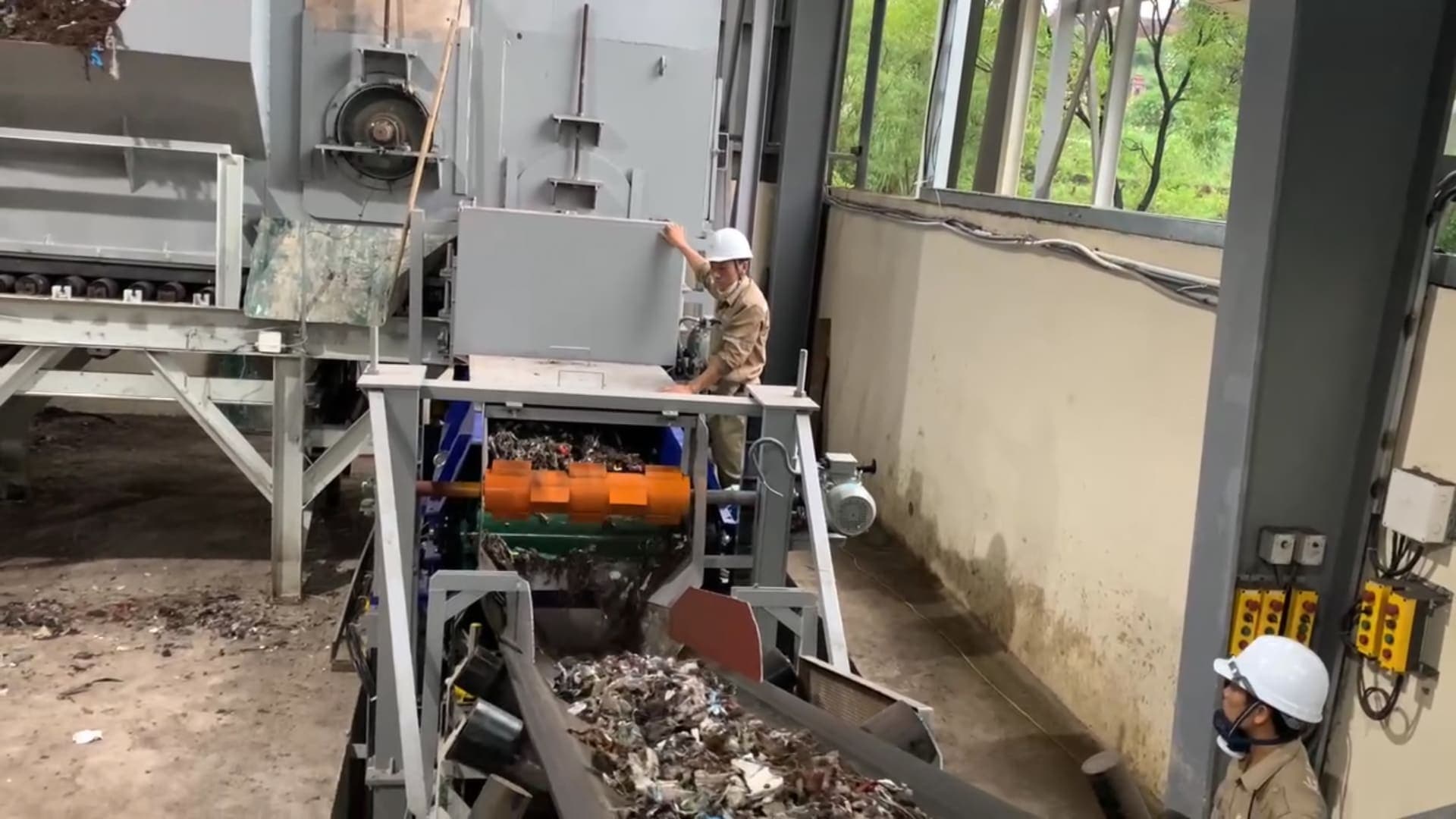 Cân định lượng rác thải công nghiệp